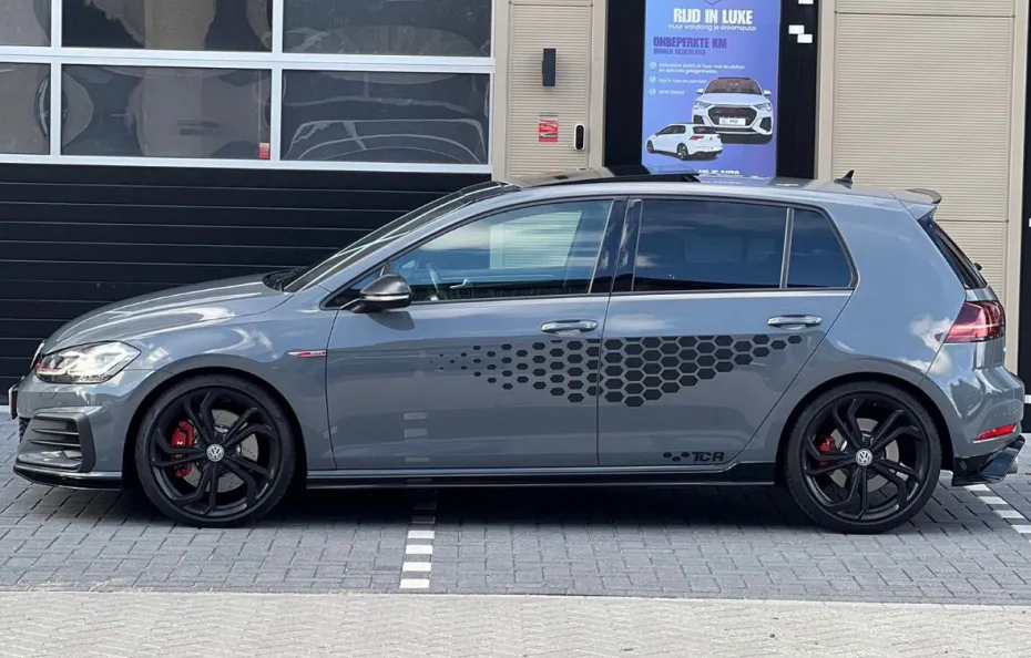 huur Volkswagen Golf 7.5 GTI TCR 1