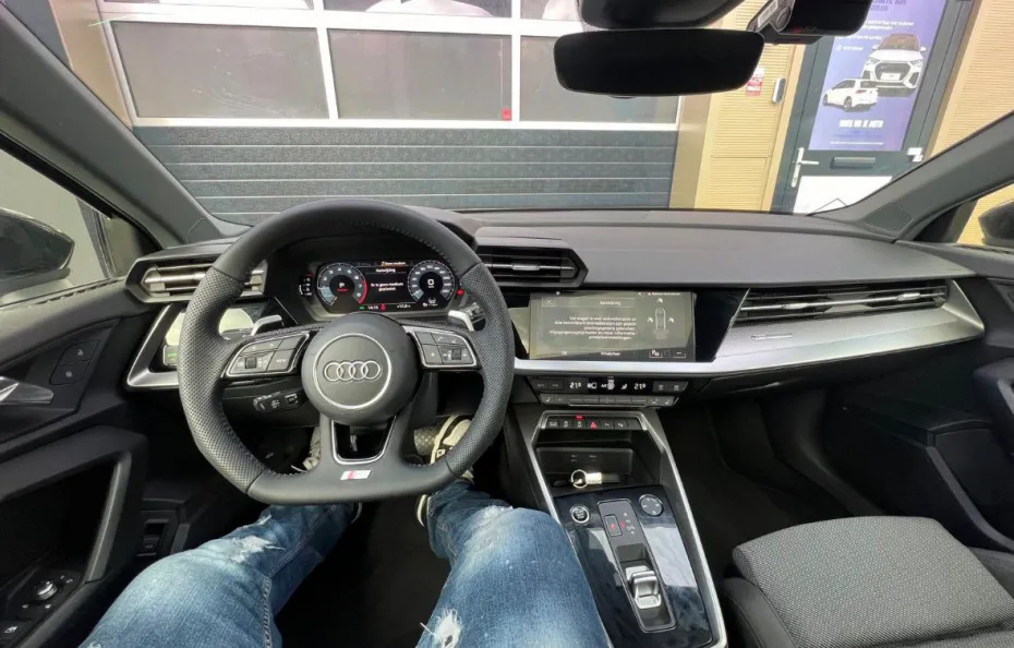 huur Audi A3 (S3) Limousine 1