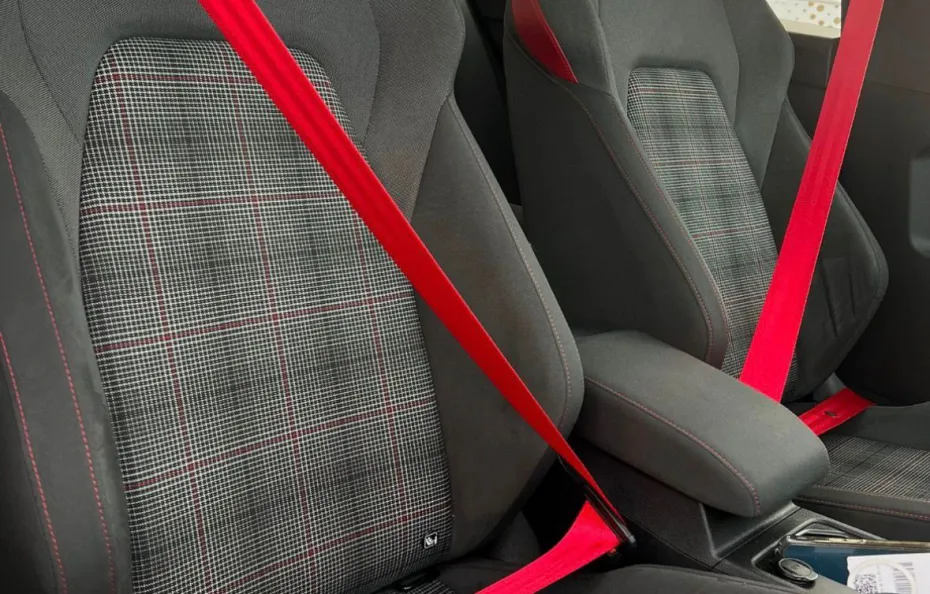huur Volkswagen Golf 8 GTI (Stage 1+) 1