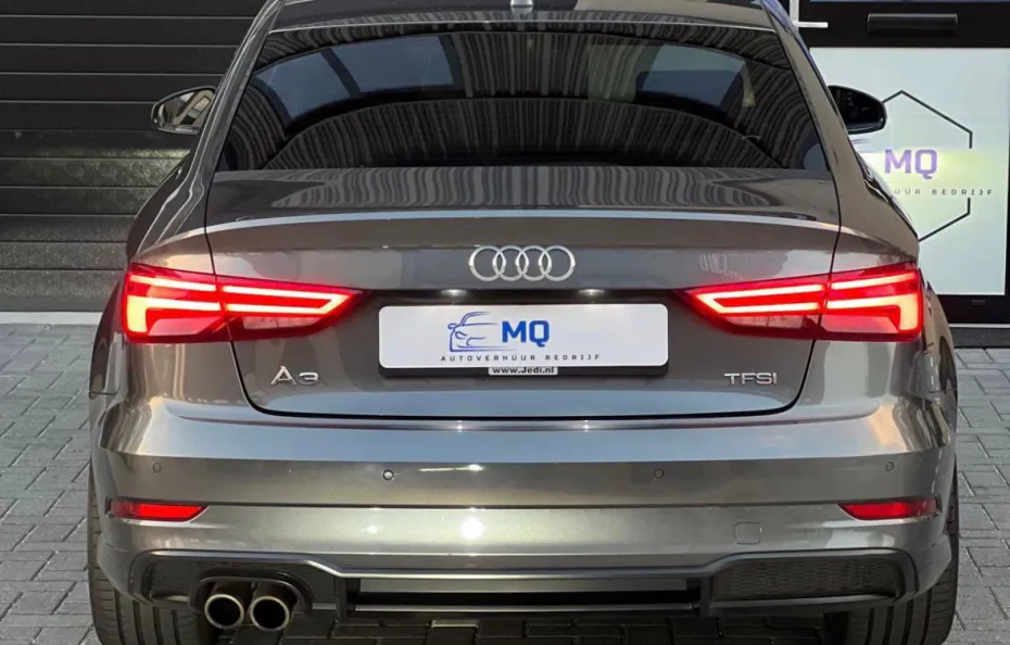 huur Audi A3 Limousine 1