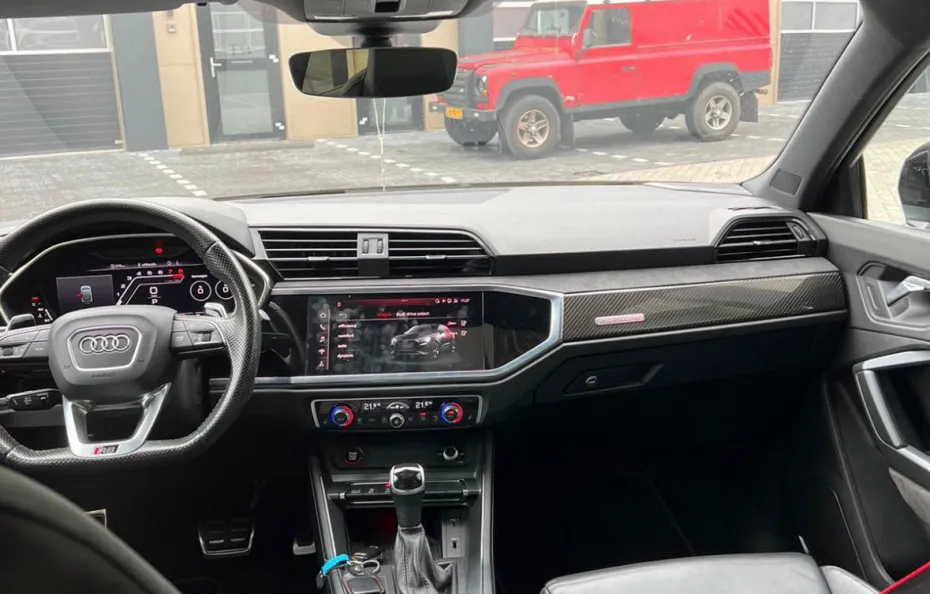 huur Audi RSQ3 Sportback 1