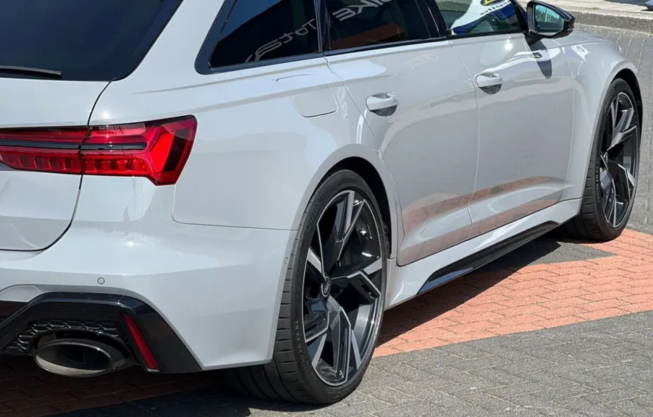 huur Audi RS6 Performance 1