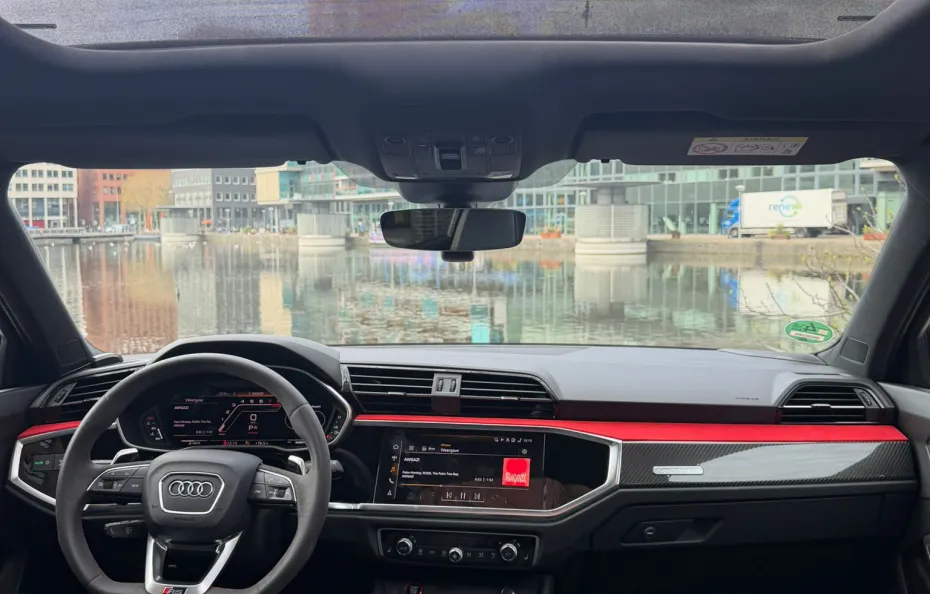 huur Audi RSQ3 Sportback (2025) 1