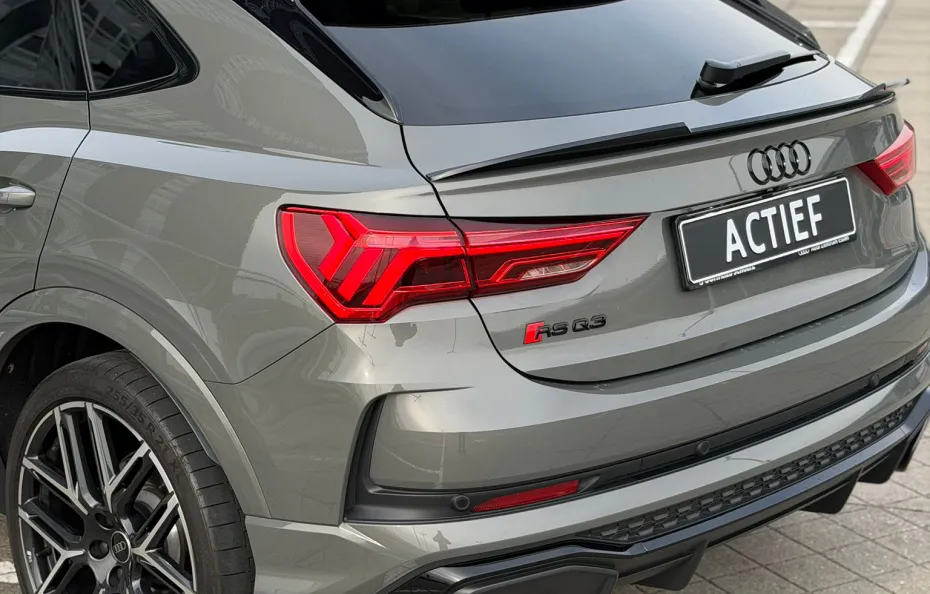 huur Audi RSQ3 Performance 1/555 Edition