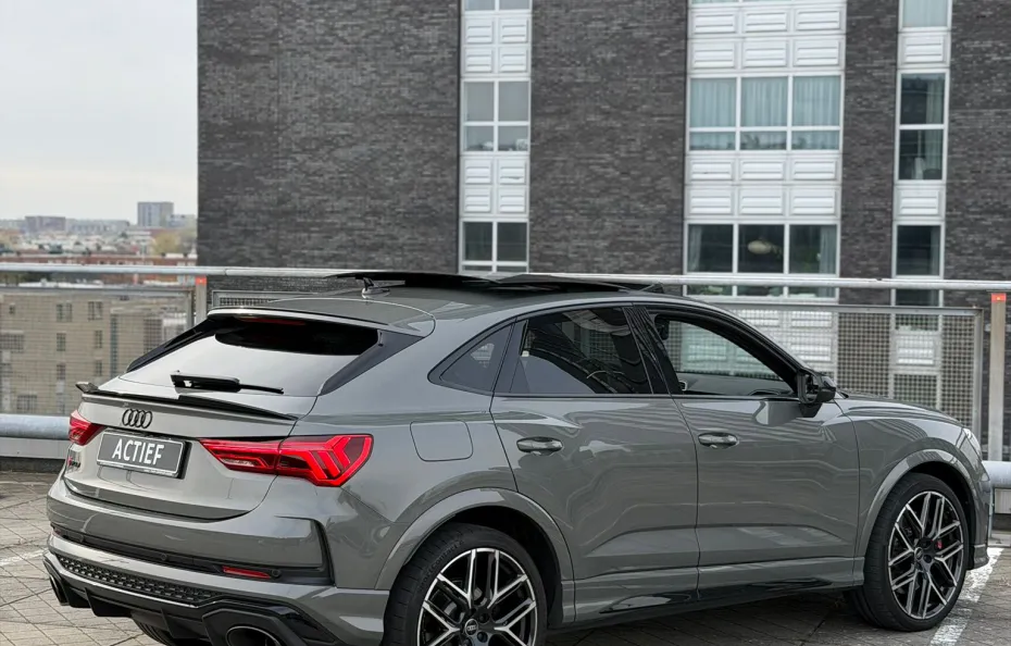 huur Audi RSQ3 Performance 1/555 Edition