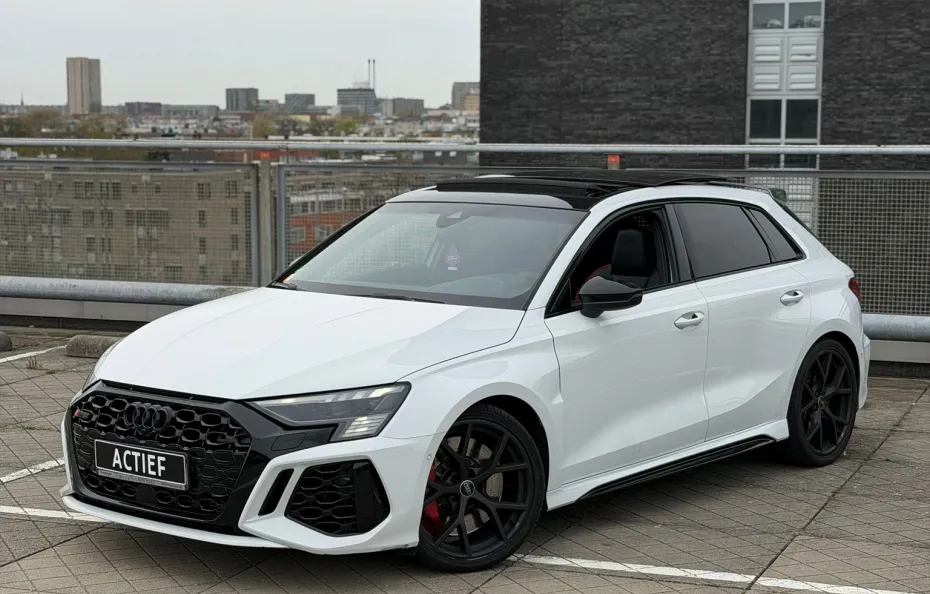 huur Audi RS3 Sportback 1