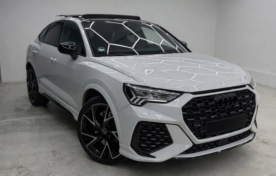 huur Audi RSQ3 Sportback 1