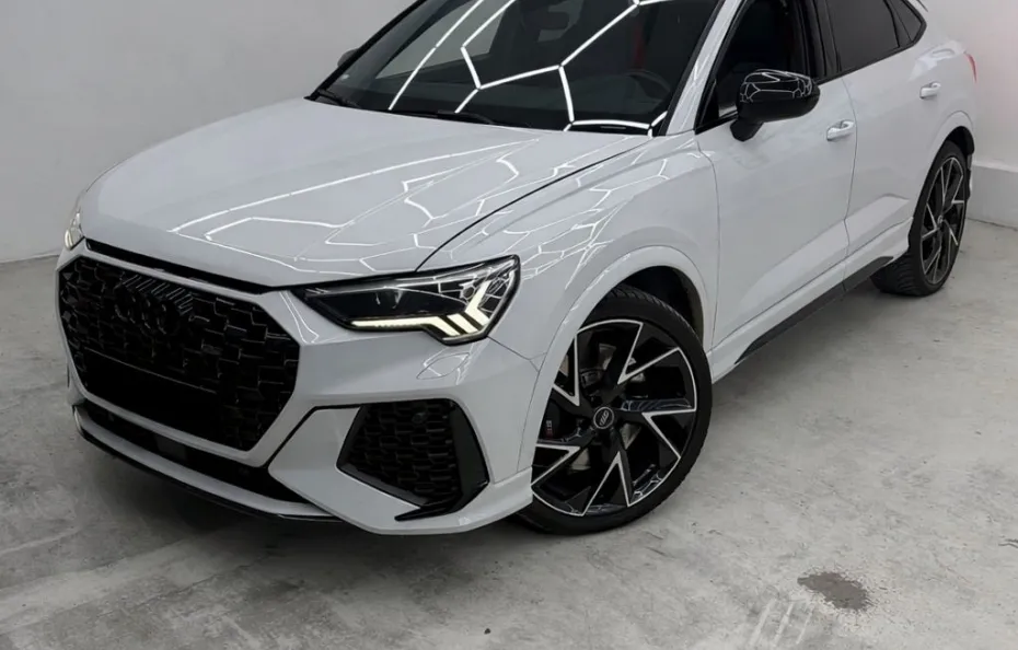 huur Audi RSQ3 Sportback 1
