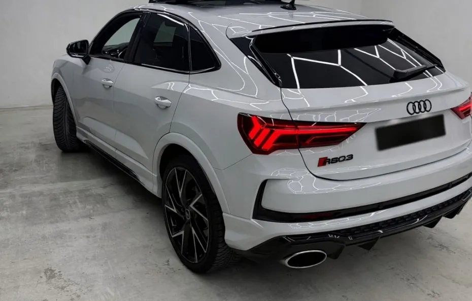 huur Audi RSQ3 Sportback 1
