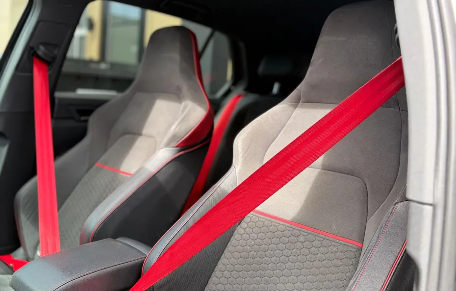 huur Volkswagen Golf 8 GTI Clubsport 1