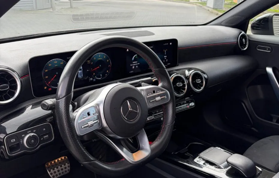 huur Mercedes Benz A200 AMG-Line