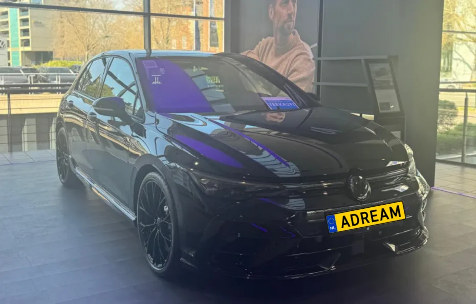 huur 8.5R Black Edition 1