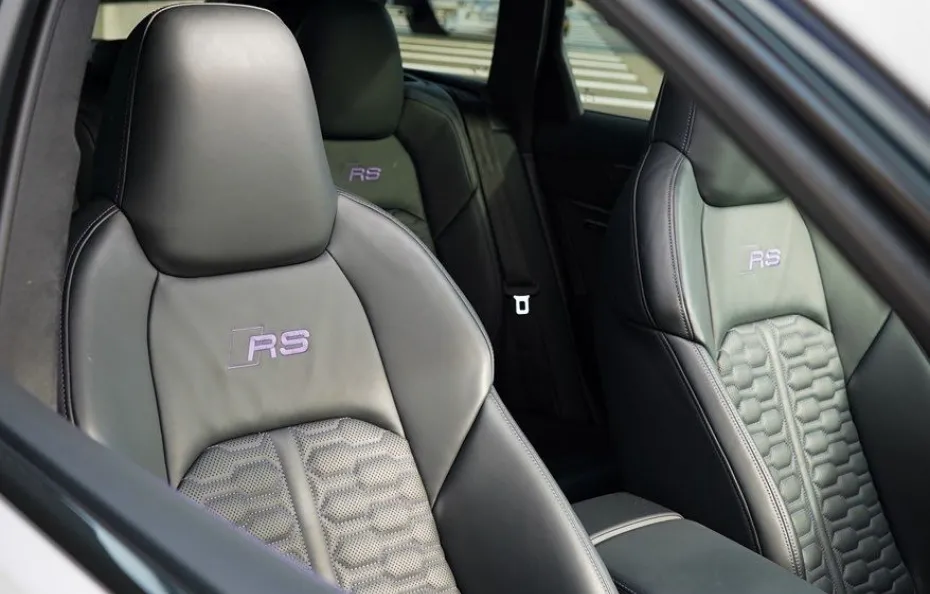 huur Audi RS6 Performance (2026) 1