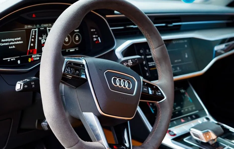 huur Audi RS7 Performance 1