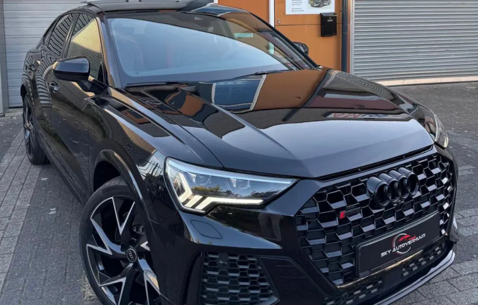 huur Audi RSQ3 Sportback 1
