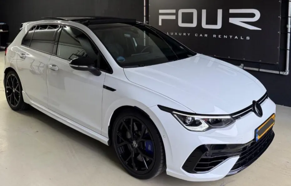 huur Volkswagen Golf 8R Black Edition 1