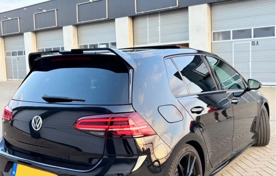 huur Volkswagen Golf 7.5R Performance 1