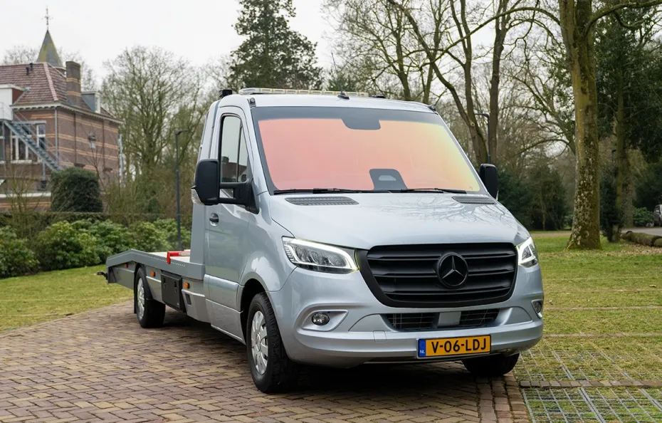 huur Mercedes Sprinter Oprijwagen 1