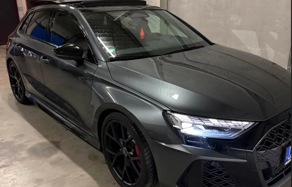 huur Audi RS3 Sportback (2026) 1