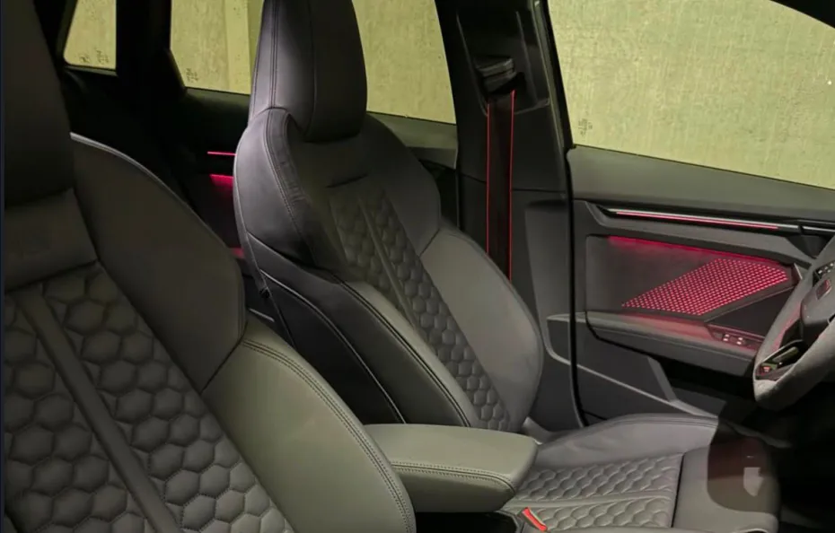 huur Audi RS3 Sportback (2026) 1