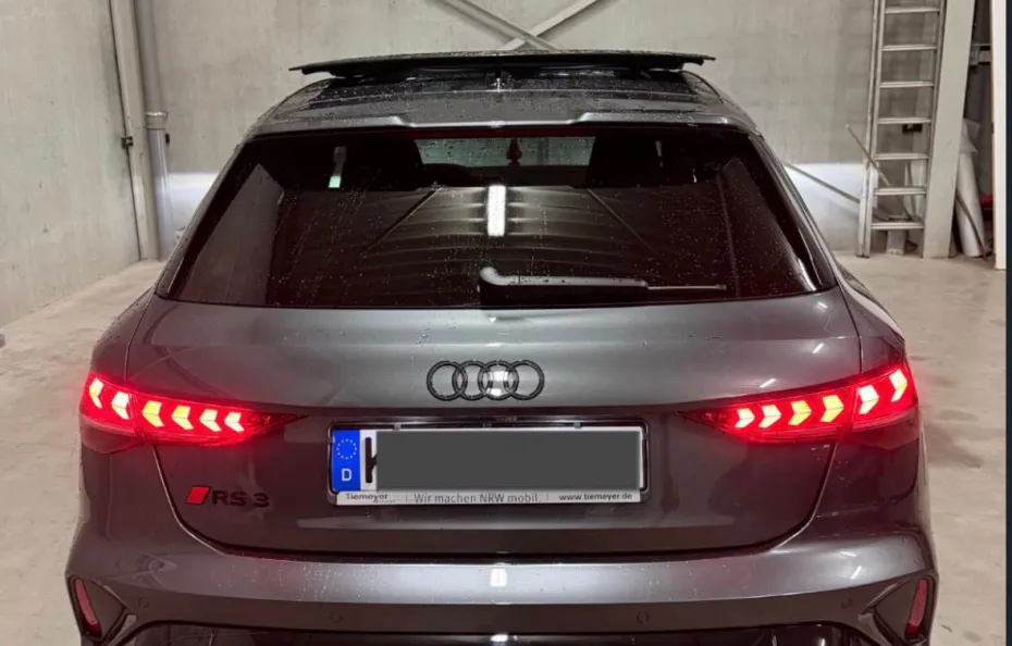 huur Audi RS3 Sportback (2026) 1