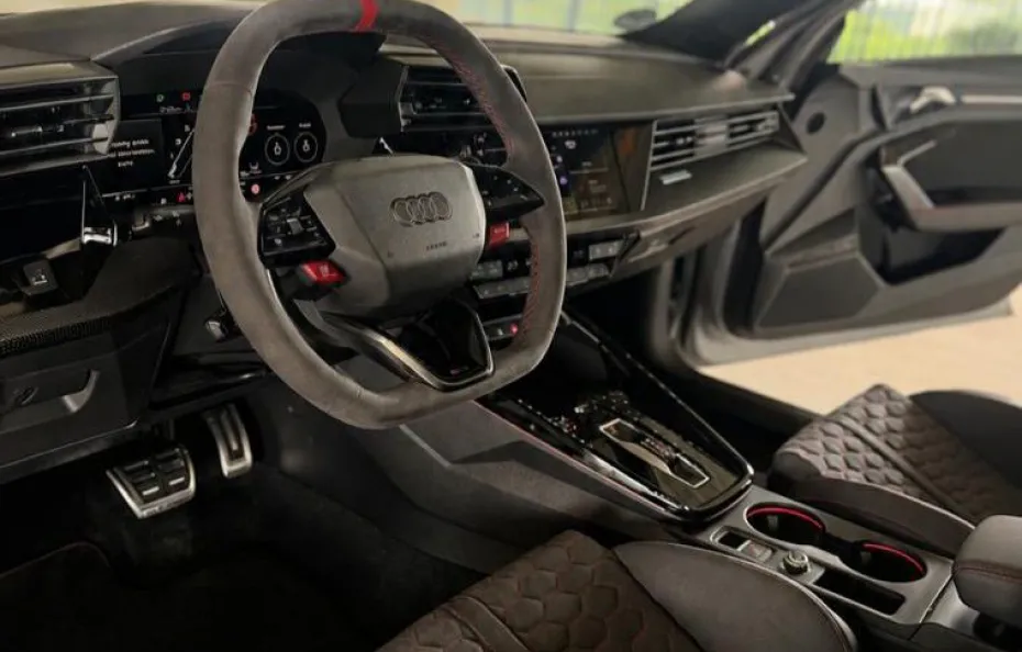 huur Audi RS3 Sportback (2026) 1