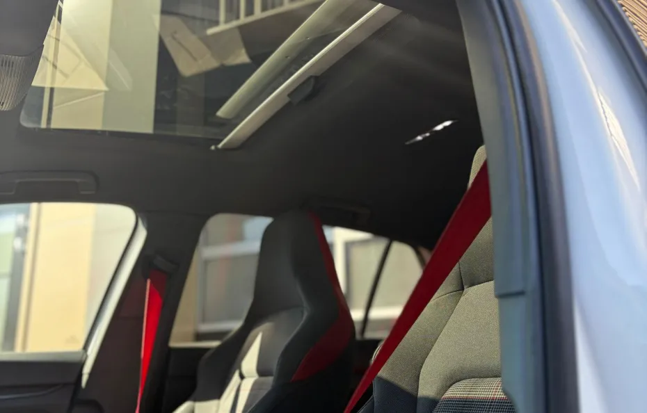 huur Volkswagen Golf 8 GTI (Stage 1+) 1