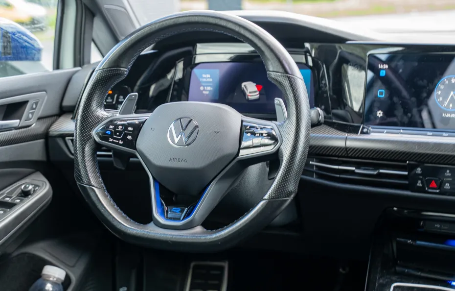 huur Volkswagen Golf 8R 20 Years Edition