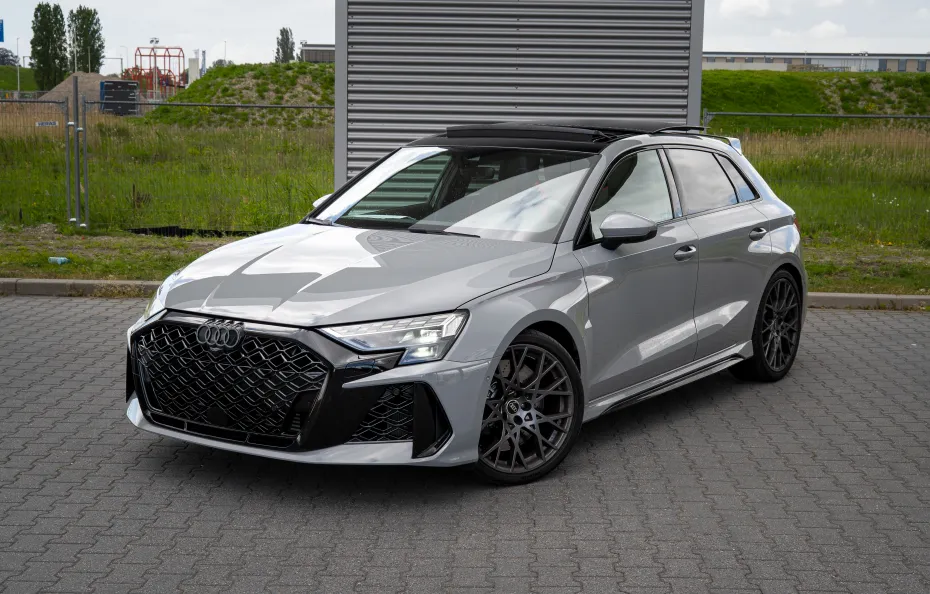 huur Audi RS3 Sportback (2026) 1