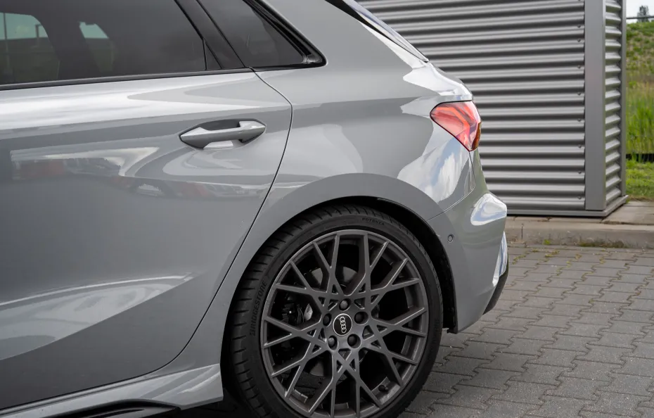 huur Audi RS3 Sportback (2026) 1
