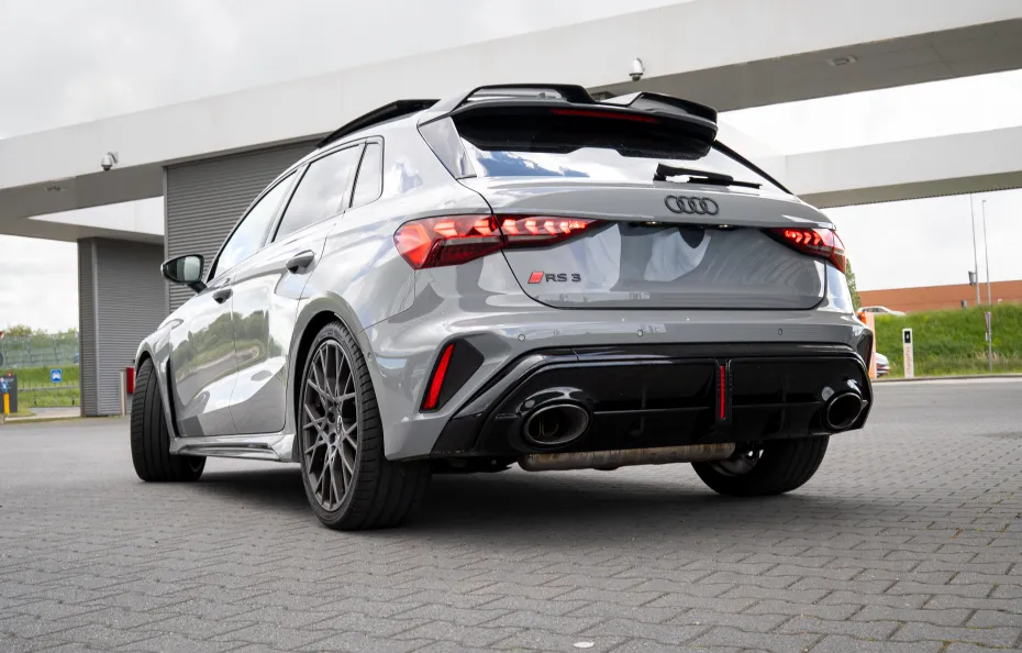 huur Audi RS3 Sportback (2026) 1