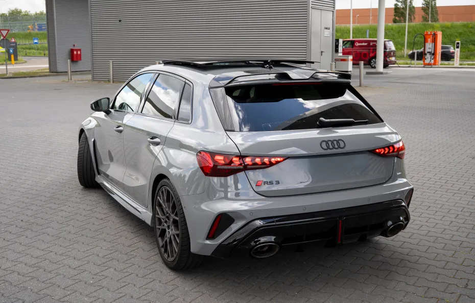huur Audi RS3 Sportback (2026) 1