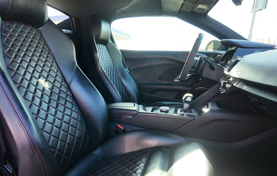 huur Audi R8 Spyder 1