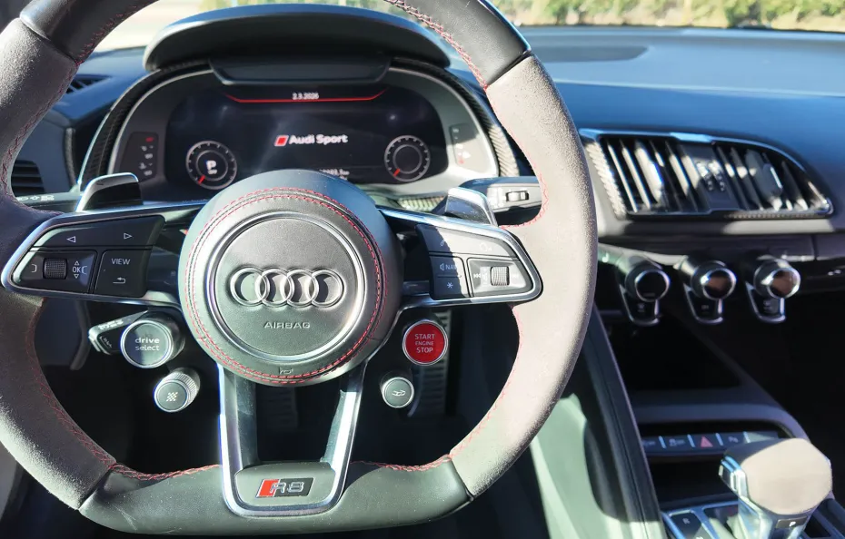 huur Audi R8 Spyder 1