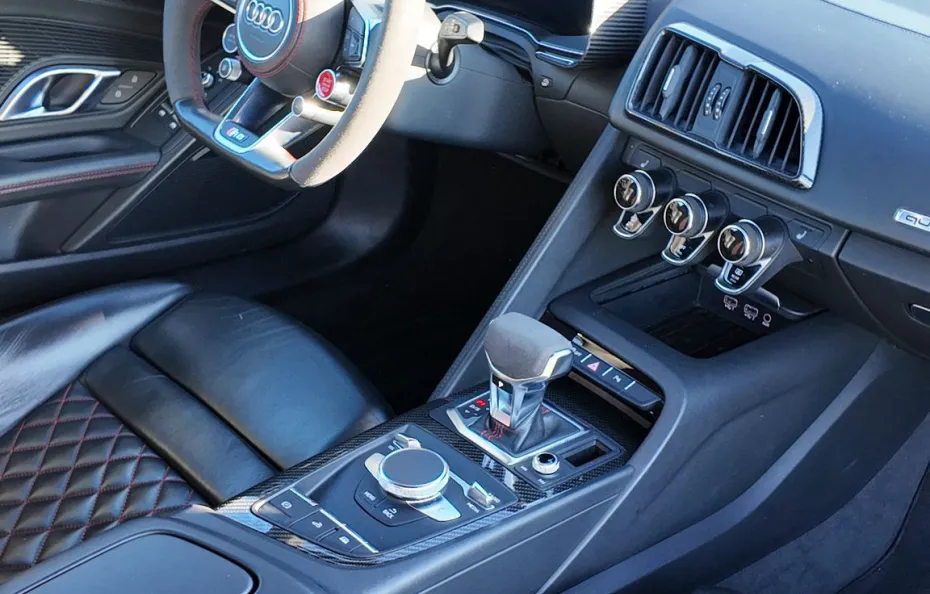 huur Audi R8 Spyder 1