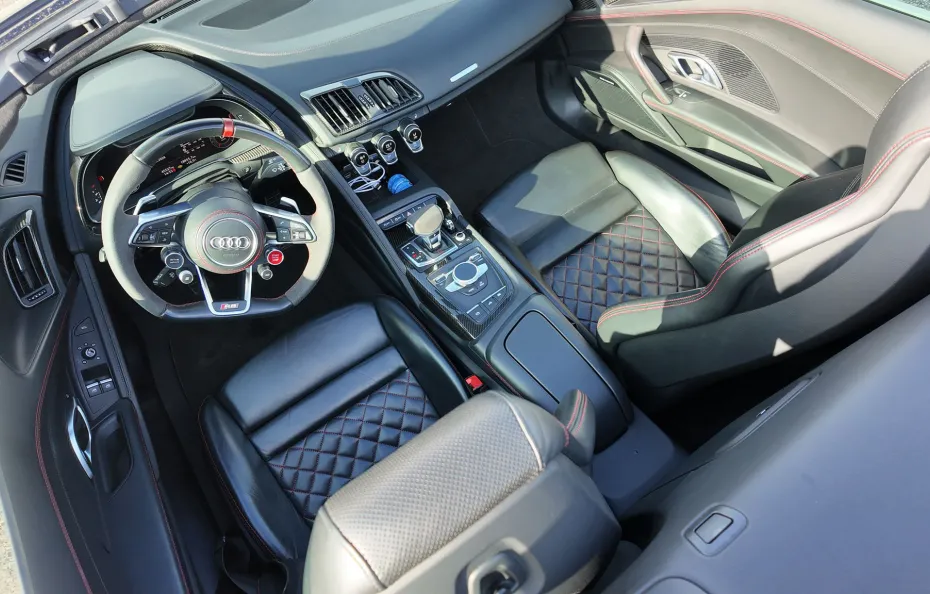 huur Audi R8 Spyder 1