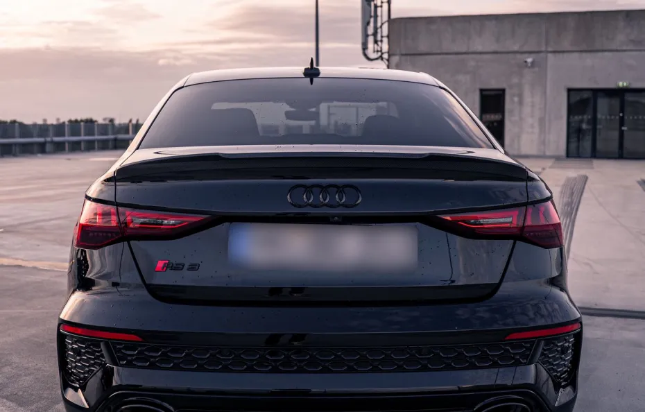 huur Audi RS3 Limousine 1