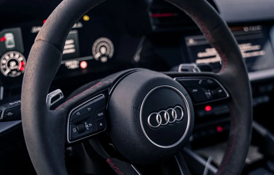 huur Audi RS3 Limousine 1