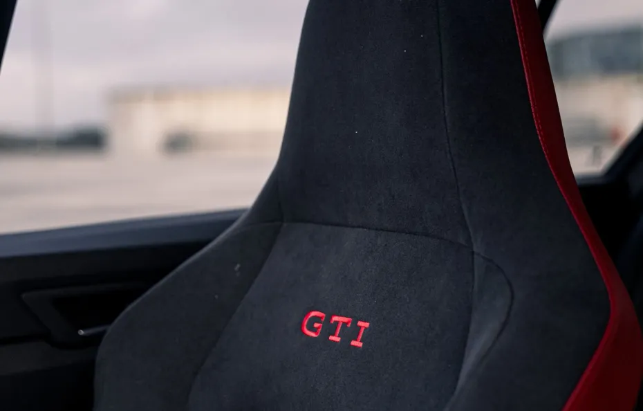 huur Volkswagen Golf 8.5 GTI Clubsport 1
