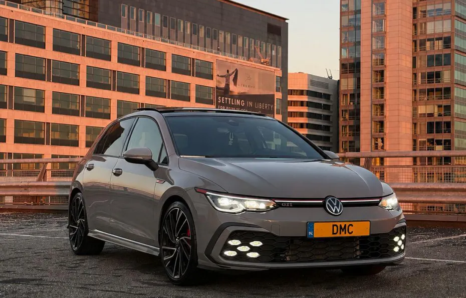 huur Volkswagen Golf 8 GTI 1