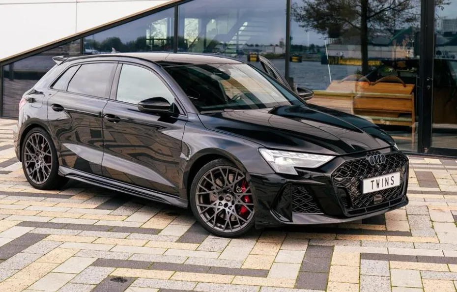 huur Audi RS3 Sportback (Kuipstoelen) 1