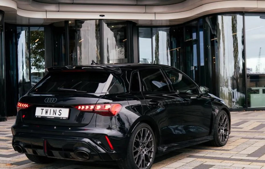 huur Audi RS3 Sportback (Kuipstoelen)