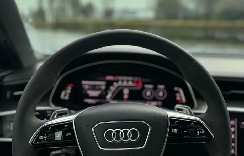 huur Audi RS6 Performance 1