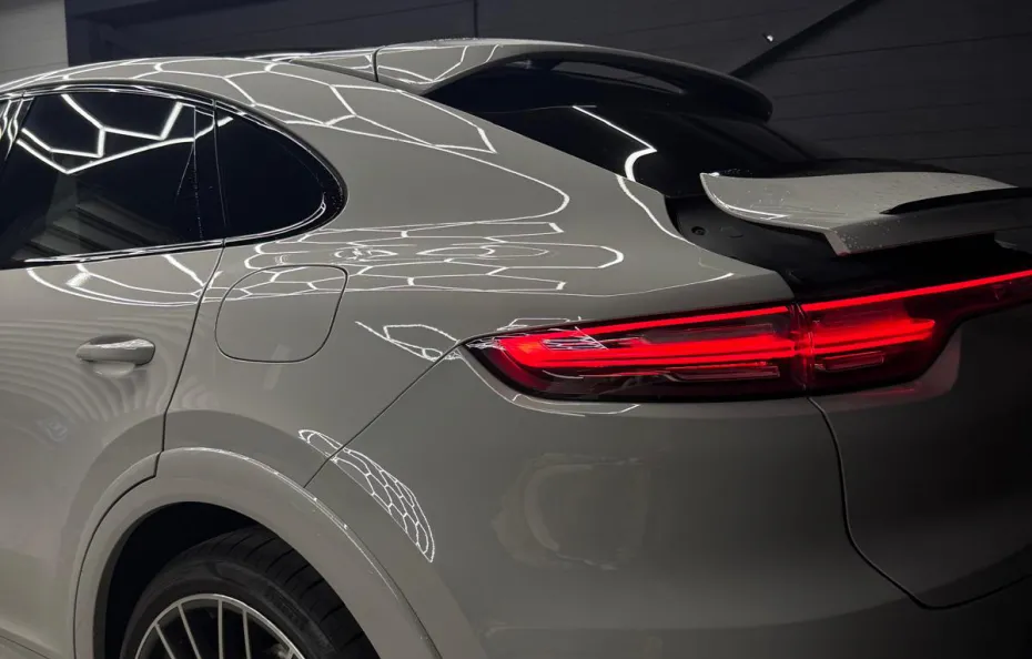 huur Porsche Cayenne 1