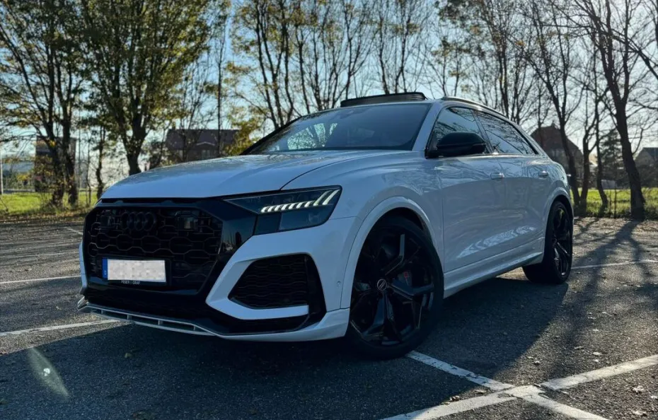 huur Audi RSQ8 Performance 1