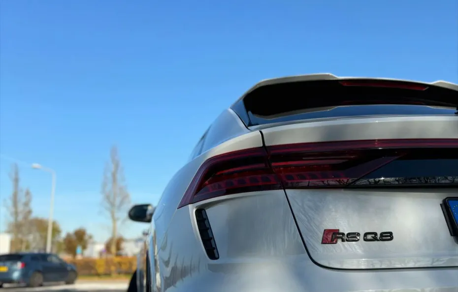 huur Audi RSQ8 Performance