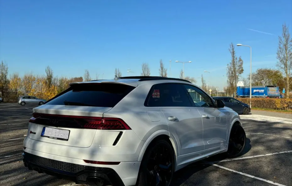 huur Audi RSQ8 Performance