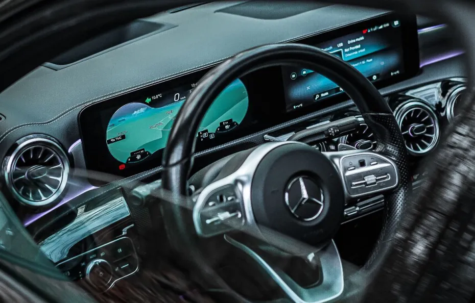 huur Mercedes Benz A250e Limo