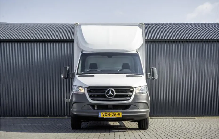 huur Mercedes bakwagen (Laadklep)