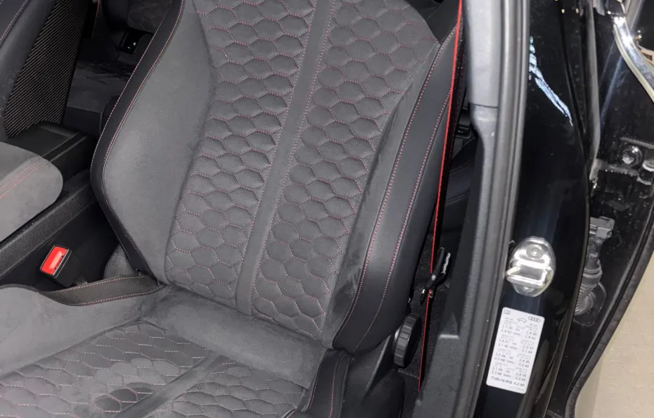 huur Audi RS3 Sportback (Kuipstoelen)